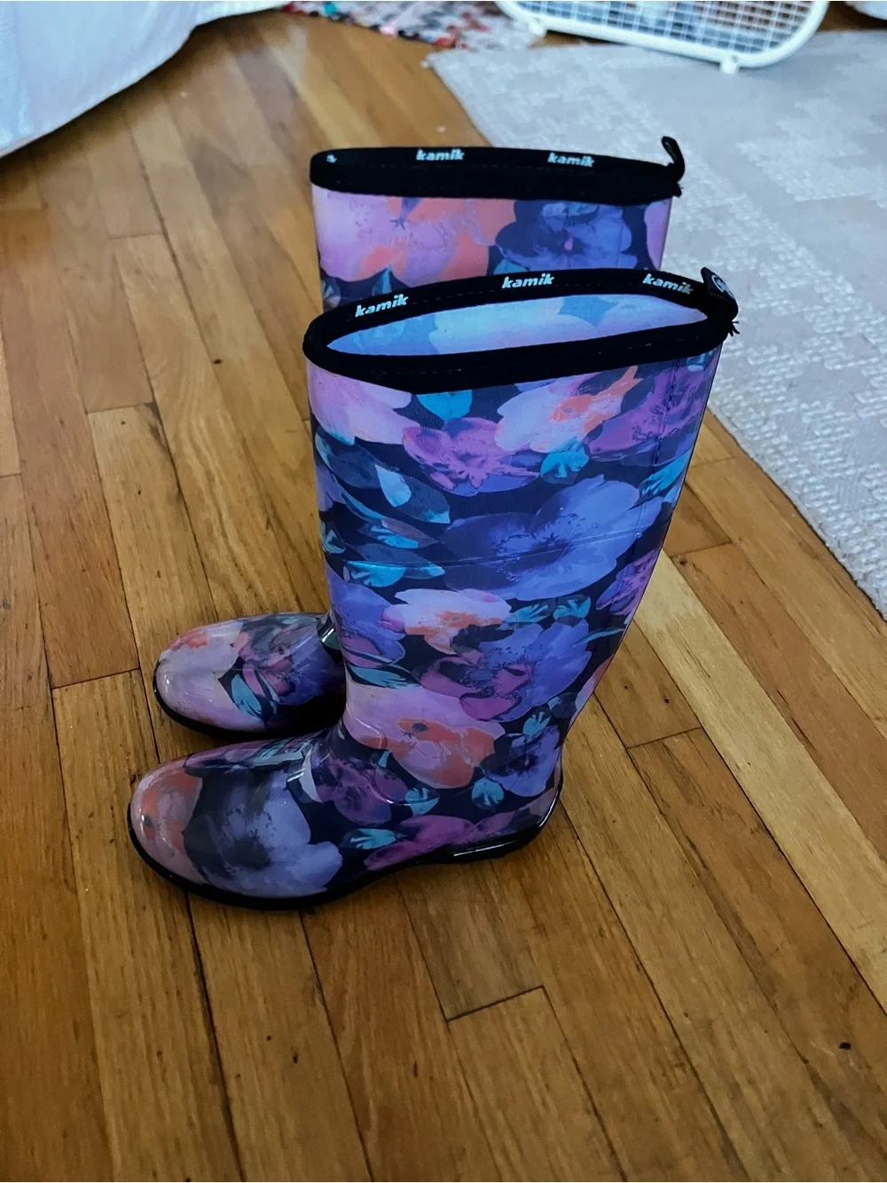 BRAND NEW Kamik Heather Floral Tall Waterproof Rain Boots Size 7